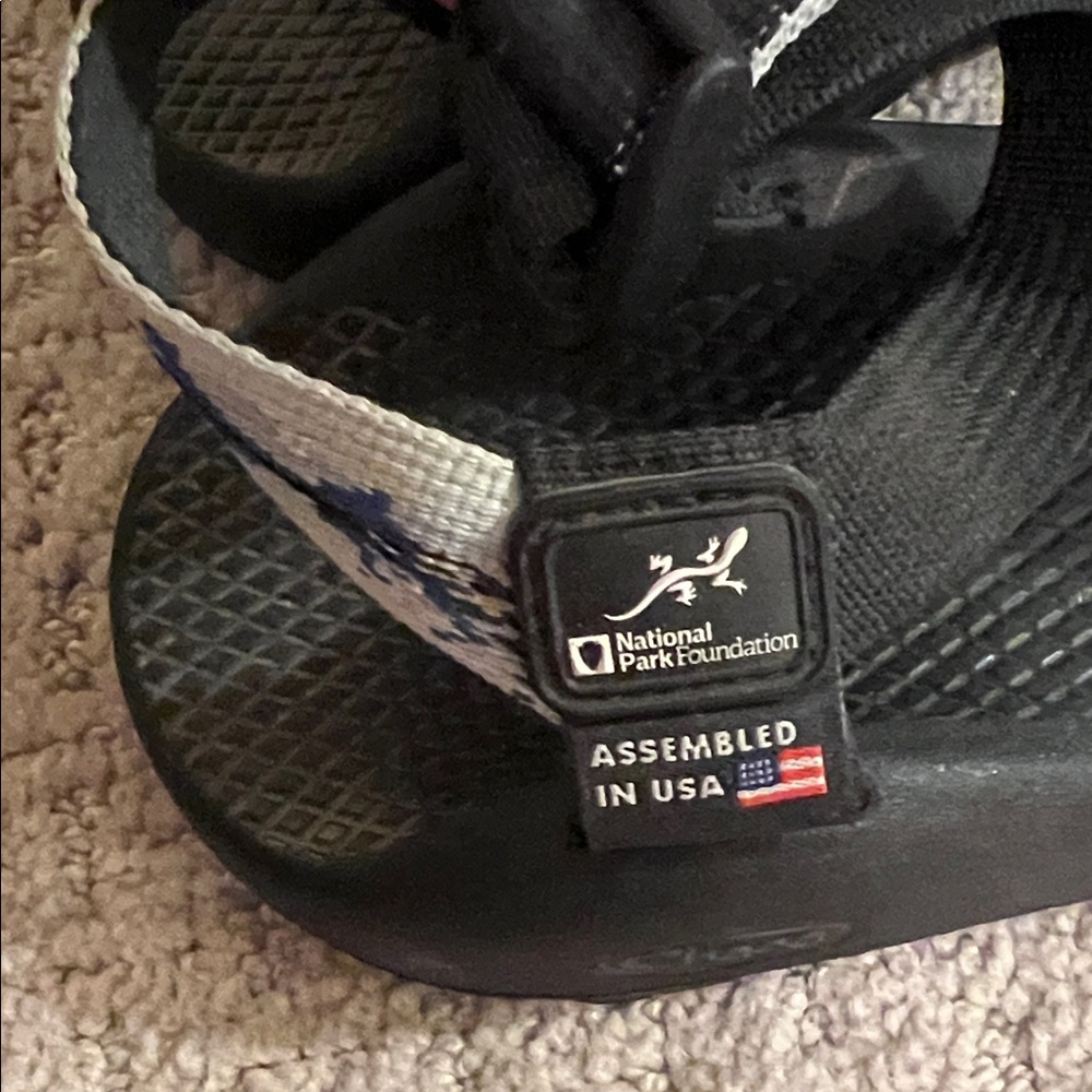 Women’s Chaco size 7 glacier national park sandals - Picture 2 of 4